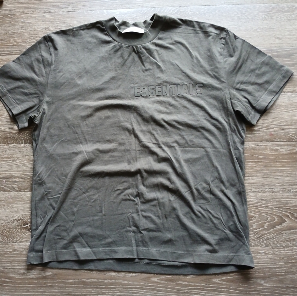 Essentials TeeShirt Mens Size XL Short Sleeve Crewneck Brown NWOT 100%Cotton